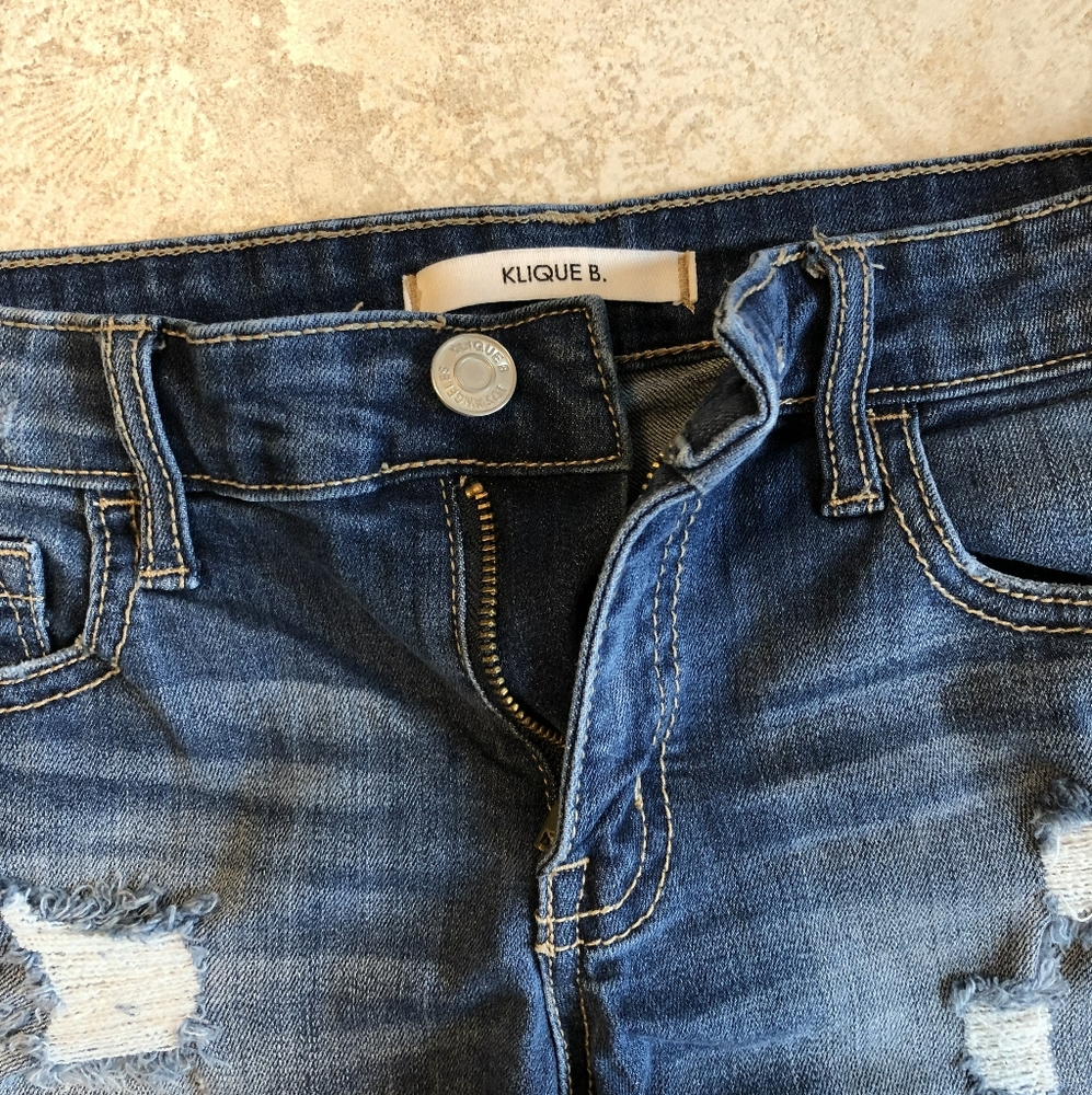 Shorts - Picture 2 of 5